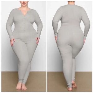 SKIMS Logo Pointelle Henley Onesie